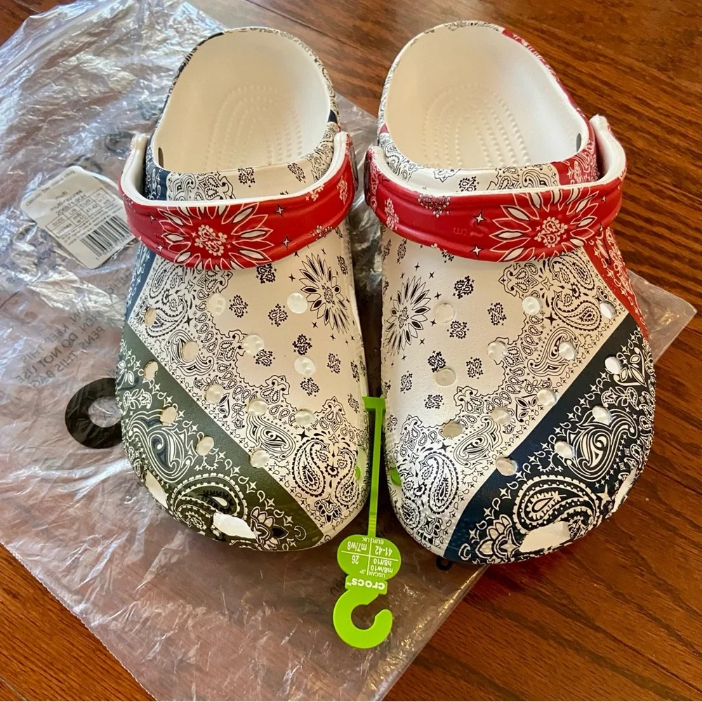 CROCS  Classic Clogs - Bandana - Women’s 10 / Mens 8 - White Red Blue Green NWT - Picture 2 of 9